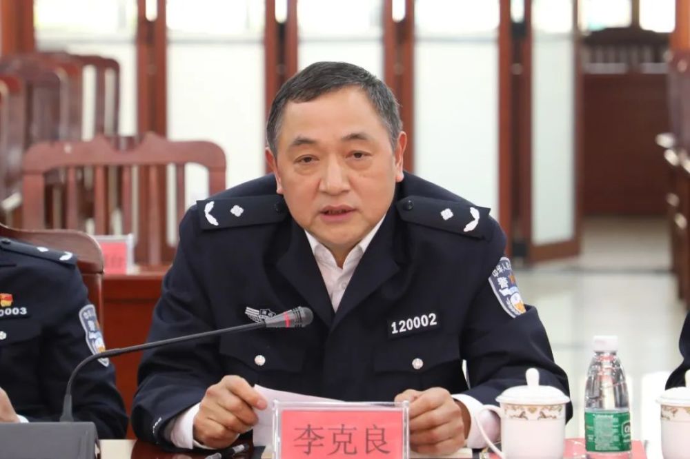 教育整顿开门整顿益阳市公安局举行警营开放日活动