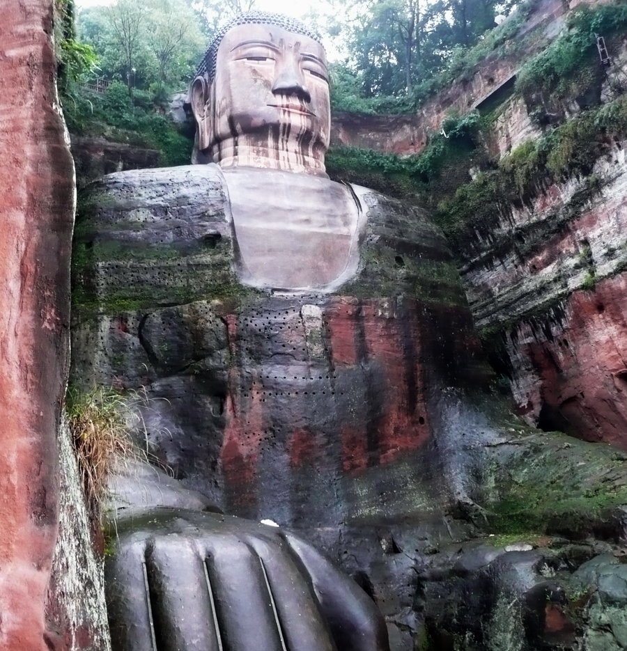 老人四川旅游,意外发现乐山大佛不为人知的秘密,获赔280万!