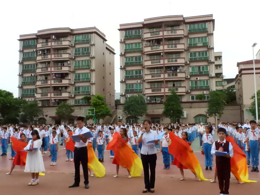 品读红色经典,东莞市石碣镇中心小学和美读书节开幕