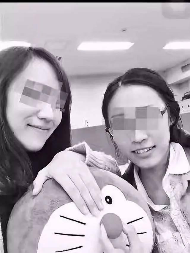 行为造成的,侵权责任应该由他来承担,被告在整个事件过程中无任何过错