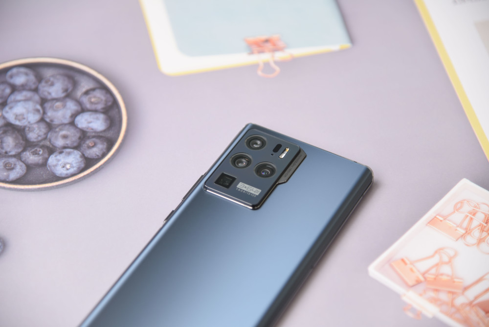 中兴axon30系列发布2998元起无屏下摄像小遗憾下的大惊喜