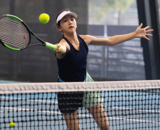 田亮晒照为女儿庆生13岁森碟不打耳洞不化妆一身运动装清爽大方