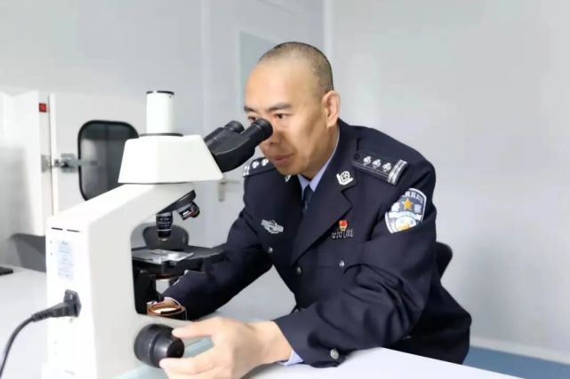 政法英模陈泰重案现场挖真相