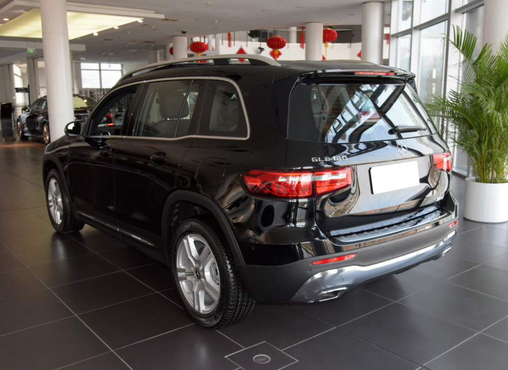 22万多买奔驰7座suv,轴距不输汉兰达,1.3t动力是短板?