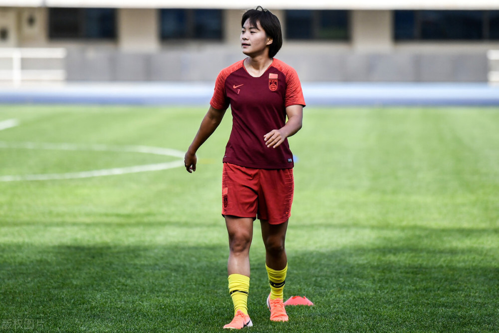 王霜放弃留洋回国踢球这才是真正的原因