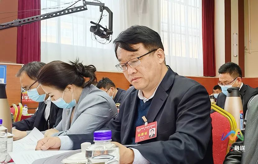 两会声音代表委员热议政府工作报告信心满满干劲十足二