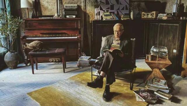 那个在抖音弹钢琴的老头火了:一头白发,依然是少年|抖音|杨诉|少年