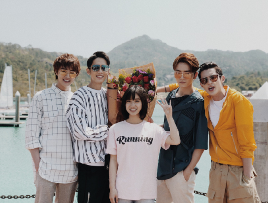 沈月恋情疑曝光!和男方学滑板互动亲密,牵手返家上演最萌身高差