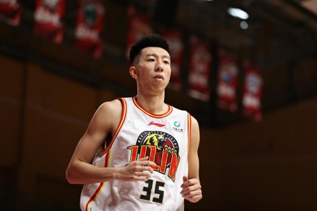 丁皓然14中7得到19分末节狂砍17分助吉林一度追到只差两分