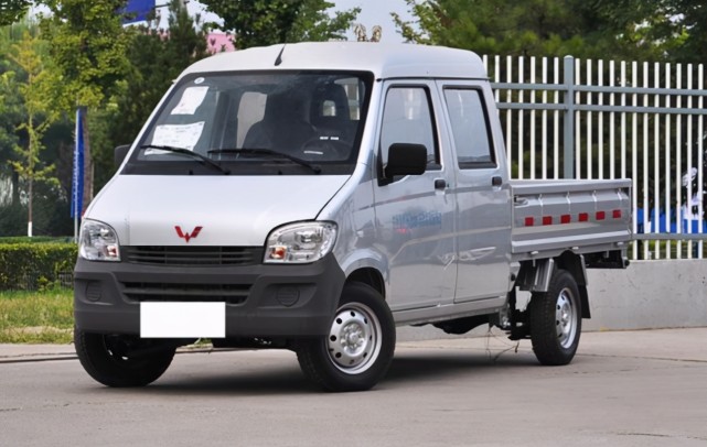 五菱之光小卡双排之外观尺寸讲解