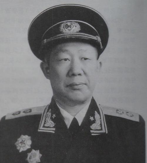 战机出现团长周仁杰拿着半生不熟的米饭边跑边吃全歼敌一个旅