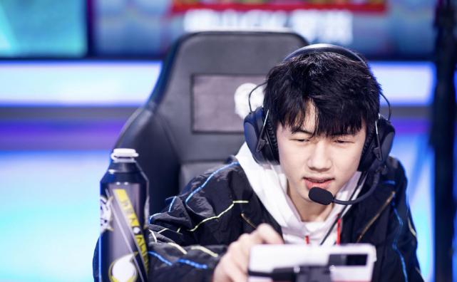 kpl职业选手也会被儿童锁制裁梦岚手滑误点1天只能打1小时