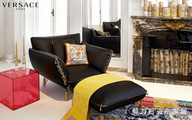 带来最具奢丽的极致诱惑 Versace Home沙发产品图