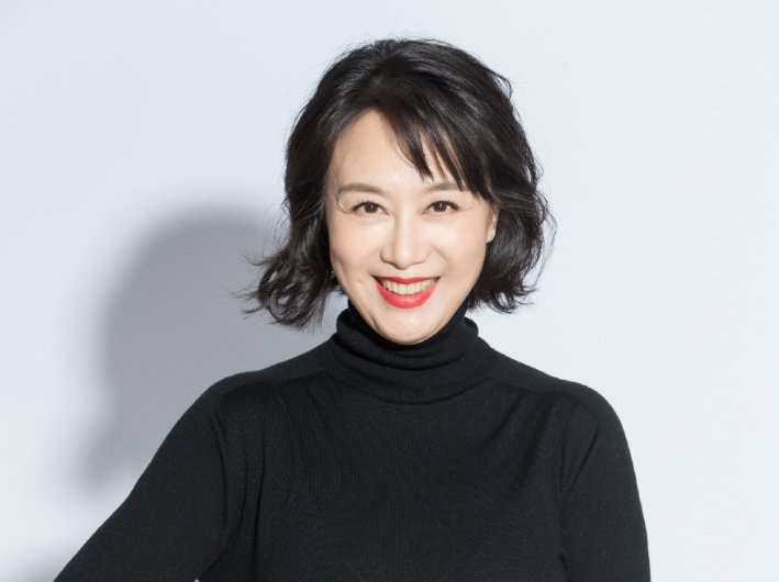 中的蒋太太,还是新剧《小舍得》中的中年小三蔡菊英,吴玉芳在这两部戏