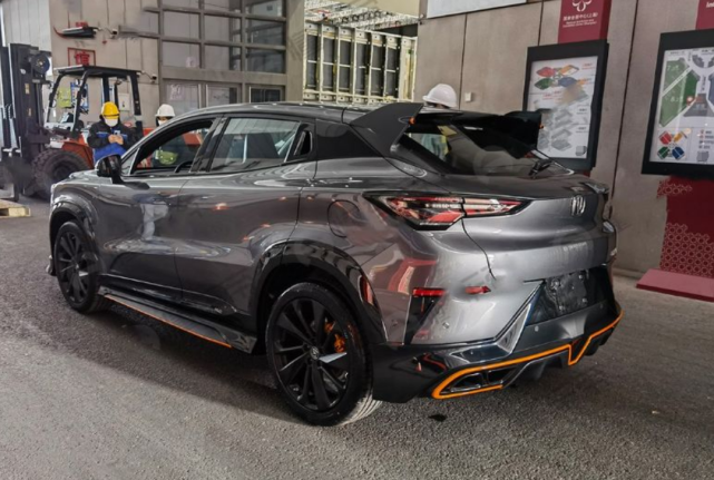 哎,就是玩|改装|尾翼|suv|上海国际车展|长安汽车|长安uni-t