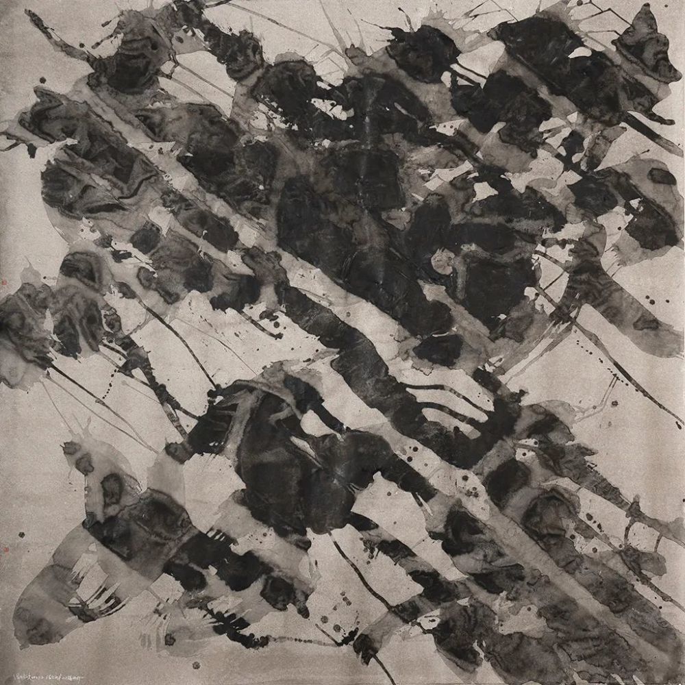 与自己独特的材质结合,而形成自己的笔墨迹象,之前甚至还用过油画笔