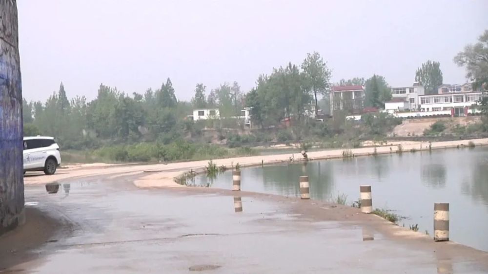 信阳男子失踪六天后，车从河中打捞出！人在车中不幸溺亡！