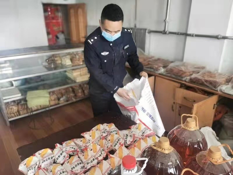 食品安全为卖相好女店主制作毒油条