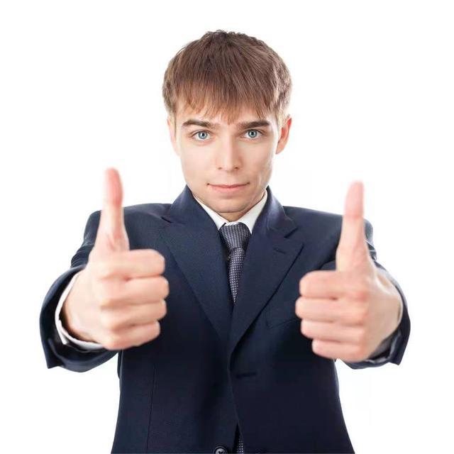 你会发现我们每个人的手指弯曲度都是不一样的,有的人的大拇指根本