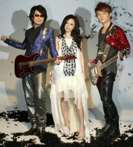 飞儿乐队签约纠纷不起诉前主唱faye坚称没签字