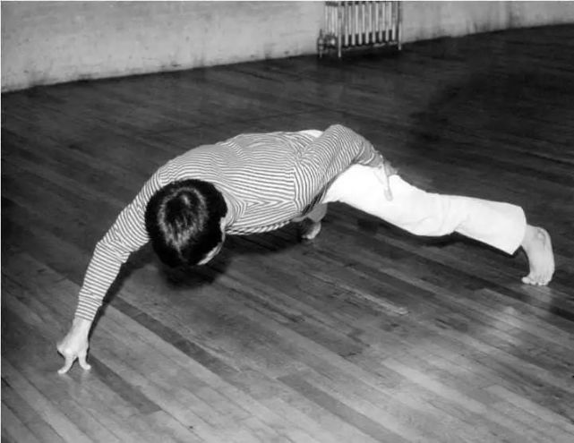 功夫巨星李小龙训练照图2震惊世界图8让人直呼看不懂