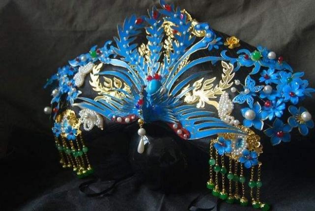 所有宫斗剧中只有她头上戴的点翠是真品价值100万以上