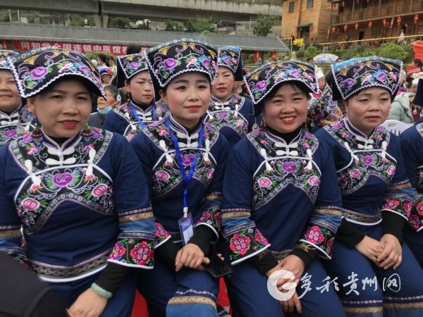 4月14日,三月三布依族风情文化节在贵阳市观山湖区大关村举行.