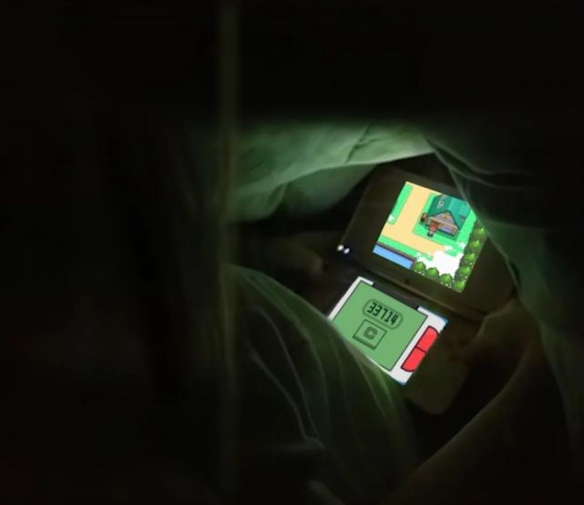互动你小时候有没有躲在被窝里玩宝可梦