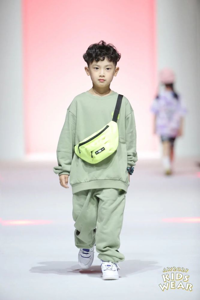 2021上海时装周童装图片