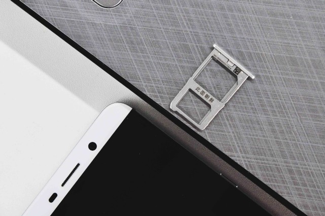 反人类的sim卡槽设计未来该何去何从