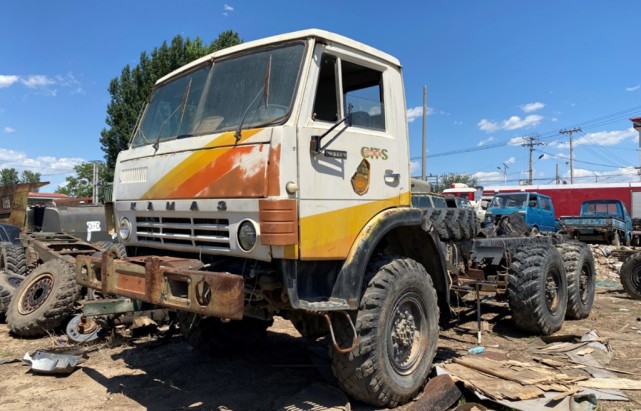 單排的卡瑪斯4310卡車80年代最扛造的越野車型