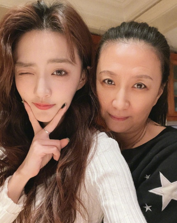 12位女明星与妈妈合照曝光你pick哪一对