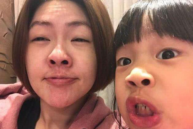 总爱"挖鼻孔"的孩子,长大后有3种后果可能显现,父母别忽视_腾讯新闻