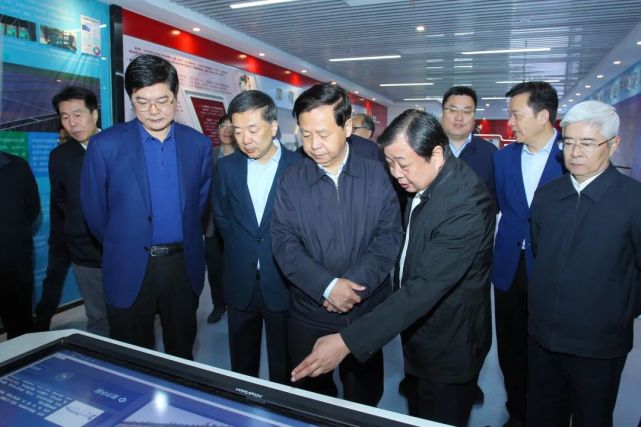 全国人大农业与农村委员会委员张烈英参加调研.