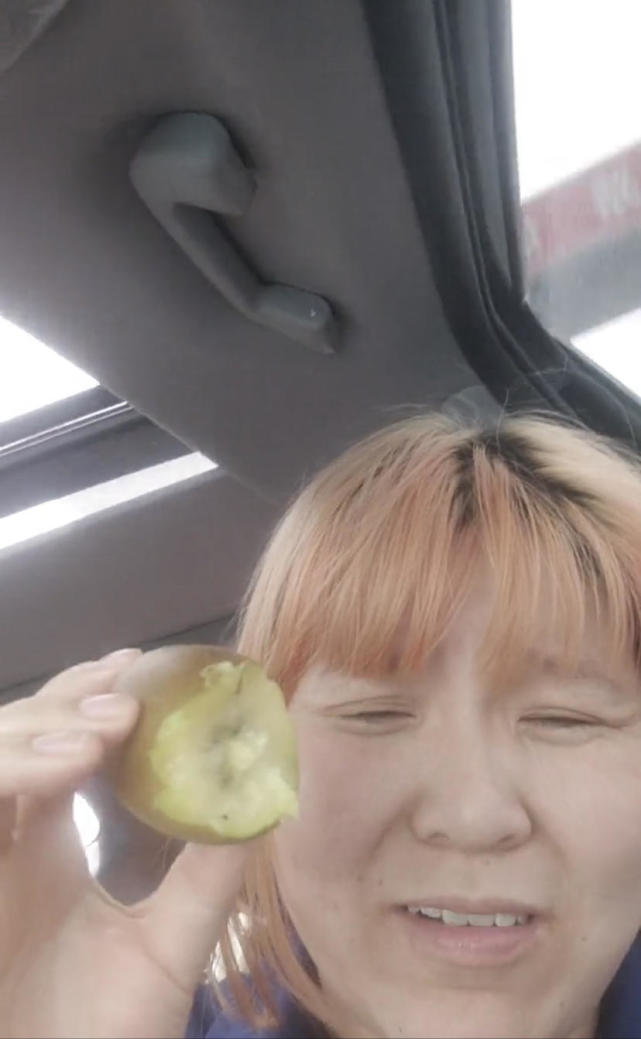 网红郭老师河南旅游受热捧,市民围观拍照堵景点,场面