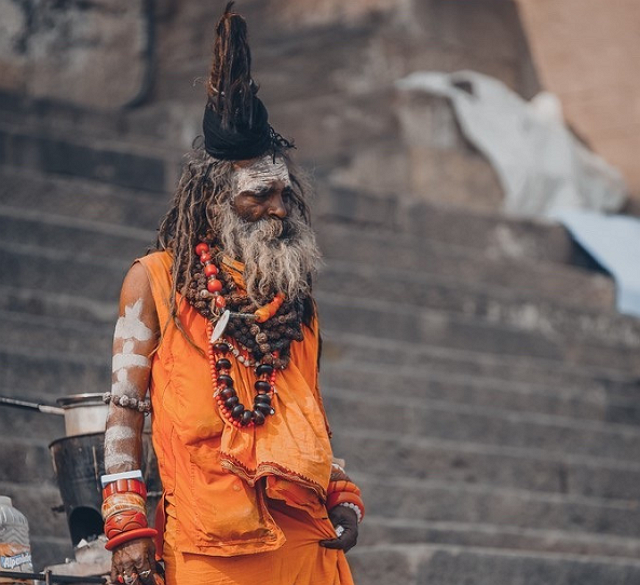 印度大街遇到这种人不要随意拍照虽然穿着奇怪地位却非常高