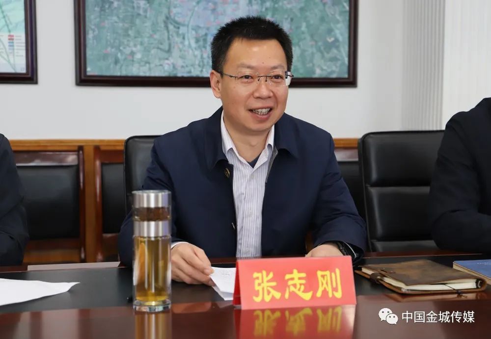 张志刚在签约仪式上致辞,他说,近年来,灵宝市委,市政府坚持以人民为