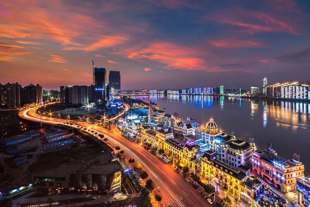 最风情万种的夜市小吃街,感受异国环境的同时还能吃到长沙味