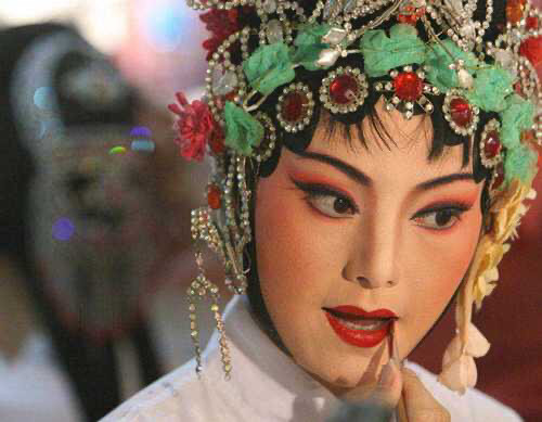 以出土剧本《刘希必金钗记》《蔡伯喈》和从海外搜集到的明代刊刻本