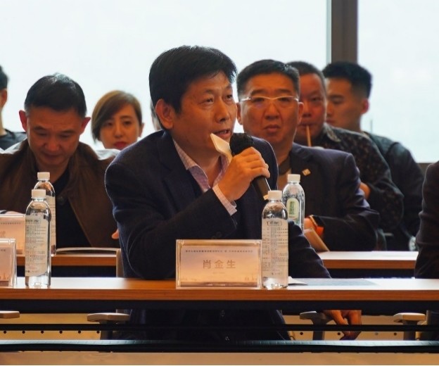 中国广告协会户外广告分会秘书长王焕章莅临现场,为本次行业盛会发表