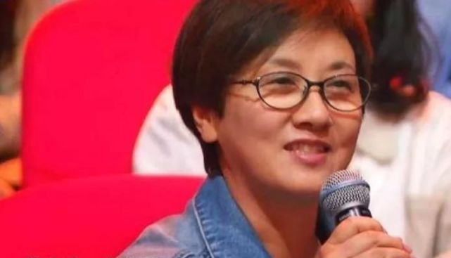 张国立的第一任妻子是罗秀春,可能没有多少人知道这位女演员到底是谁