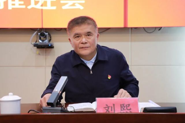 政治部主任,区党工委委员,公安局党委书记,局长许标旗出席会议并讲话