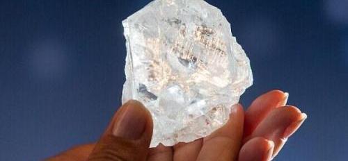 中国最大钻石被一位农村姑娘发现了价值十亿如今其现状如何