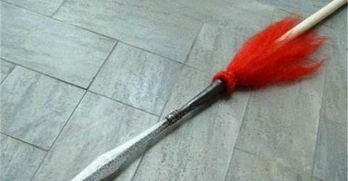 岳飞的沥泉枪从哪得来的其死后枪去哪了专家小说不可全信