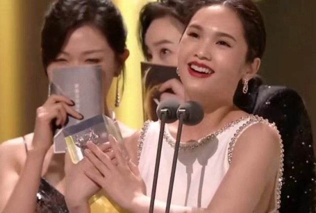 杨丞琳成团高情商发言那英听完直呼心虚