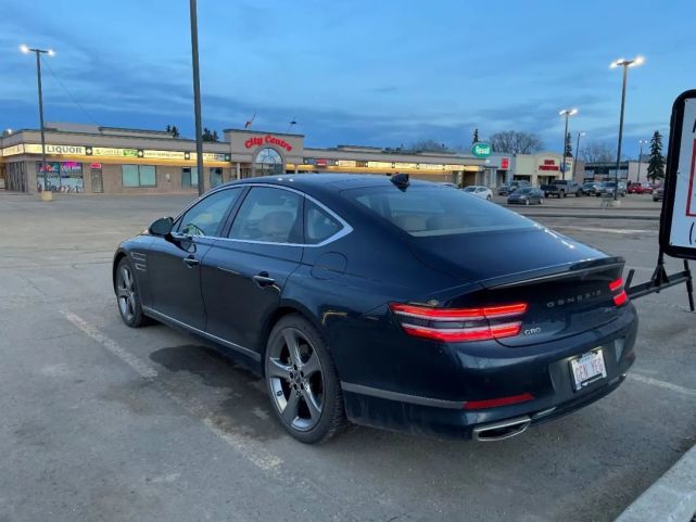 加拿大抢先试驾新一代genesisg80因寻常而不寻常