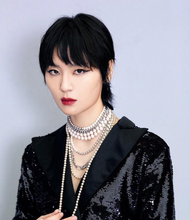 浪姐2成团夜c位之争其实就是那英周笔畅二人票数相差30万