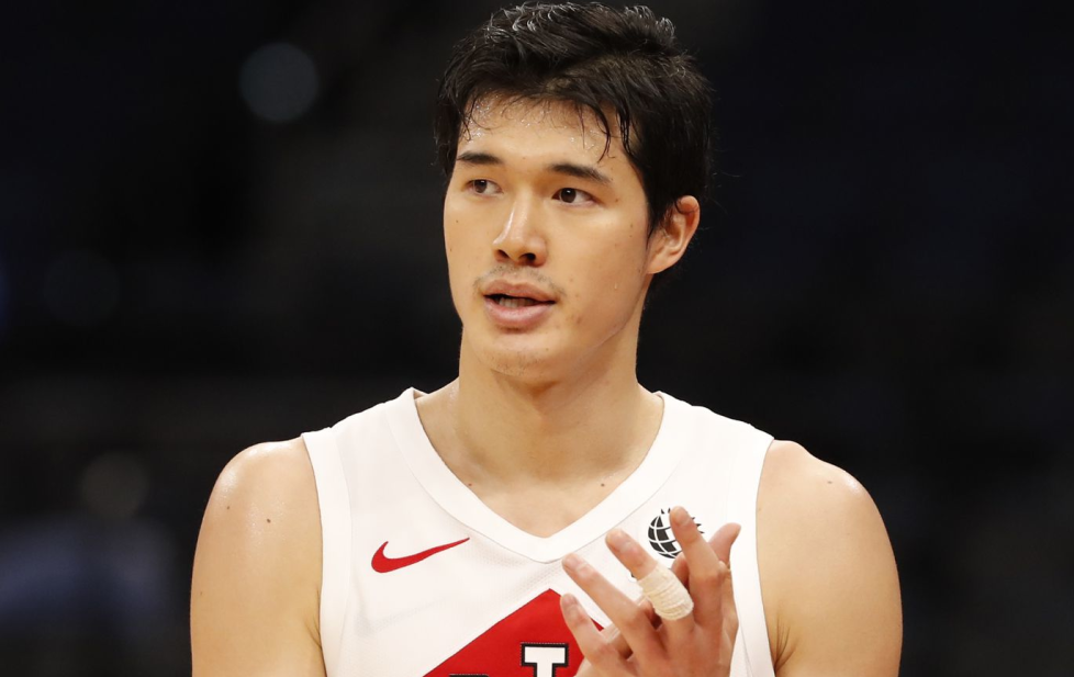 全场216创新高近5战场均11分进轮换渡边雄太终被认可