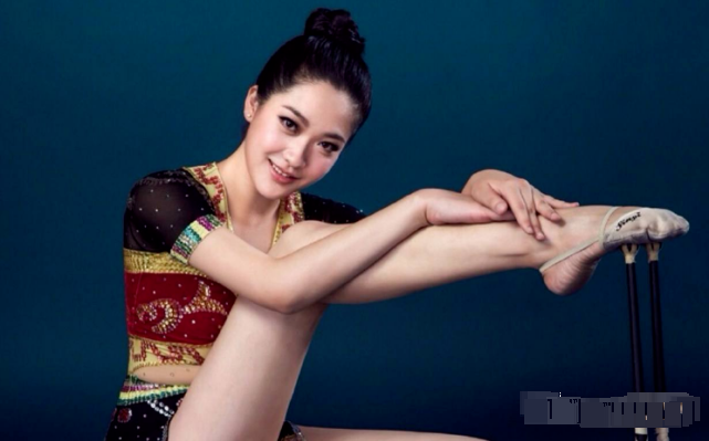 当年在雅典奥运会闭幕仪式上,朱芳雨和胡美相识.