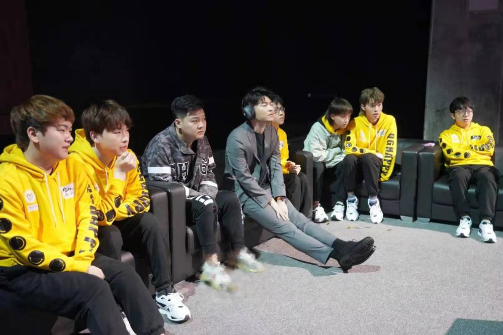 qg官博摊上事了公开发文嫌弃b组称自己有洁癖殊不知距b组仅一步之遥